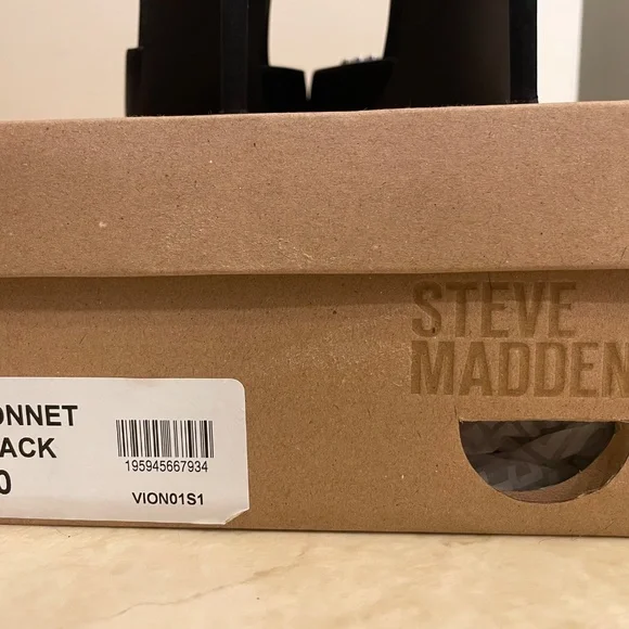 Steve Madden Vionnet Black Heels - Picture 6 of 7